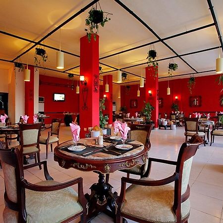 Golden 5 Sapphire Suites Hotel Hurghada Exterior photo
