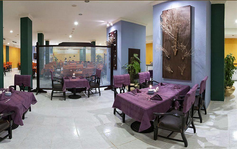 Golden 5 Sapphire Suites Hotel Hurghada Exterior photo