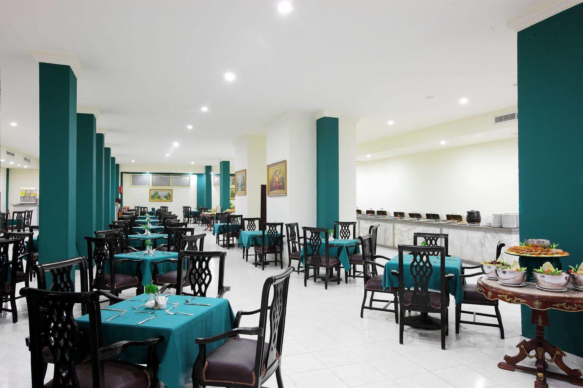 Golden 5 Sapphire Suites Hotel Hurghada Exterior photo